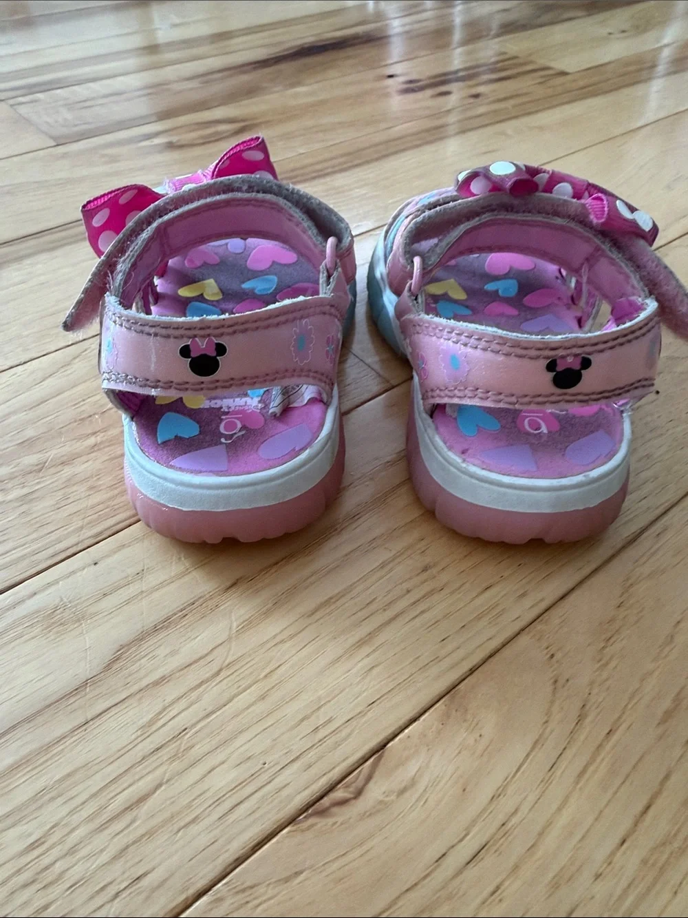 Disney Toddler Minnie Mouse Light-Up Pink Heart Sandals with Bow Accent
